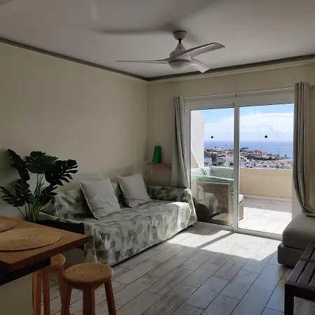 New Deluxe Stunned Seaview 2 Bed Apartment
