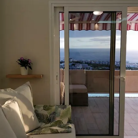 Apartment New Deluxe Stunned Seaview 2 Bed