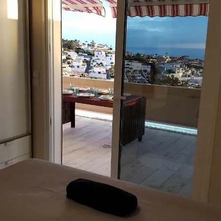 Apartment New Deluxe Stunned Seaview 2 Bed