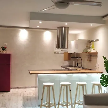 New Deluxe Stunned Seaview 2 Bed Daire *